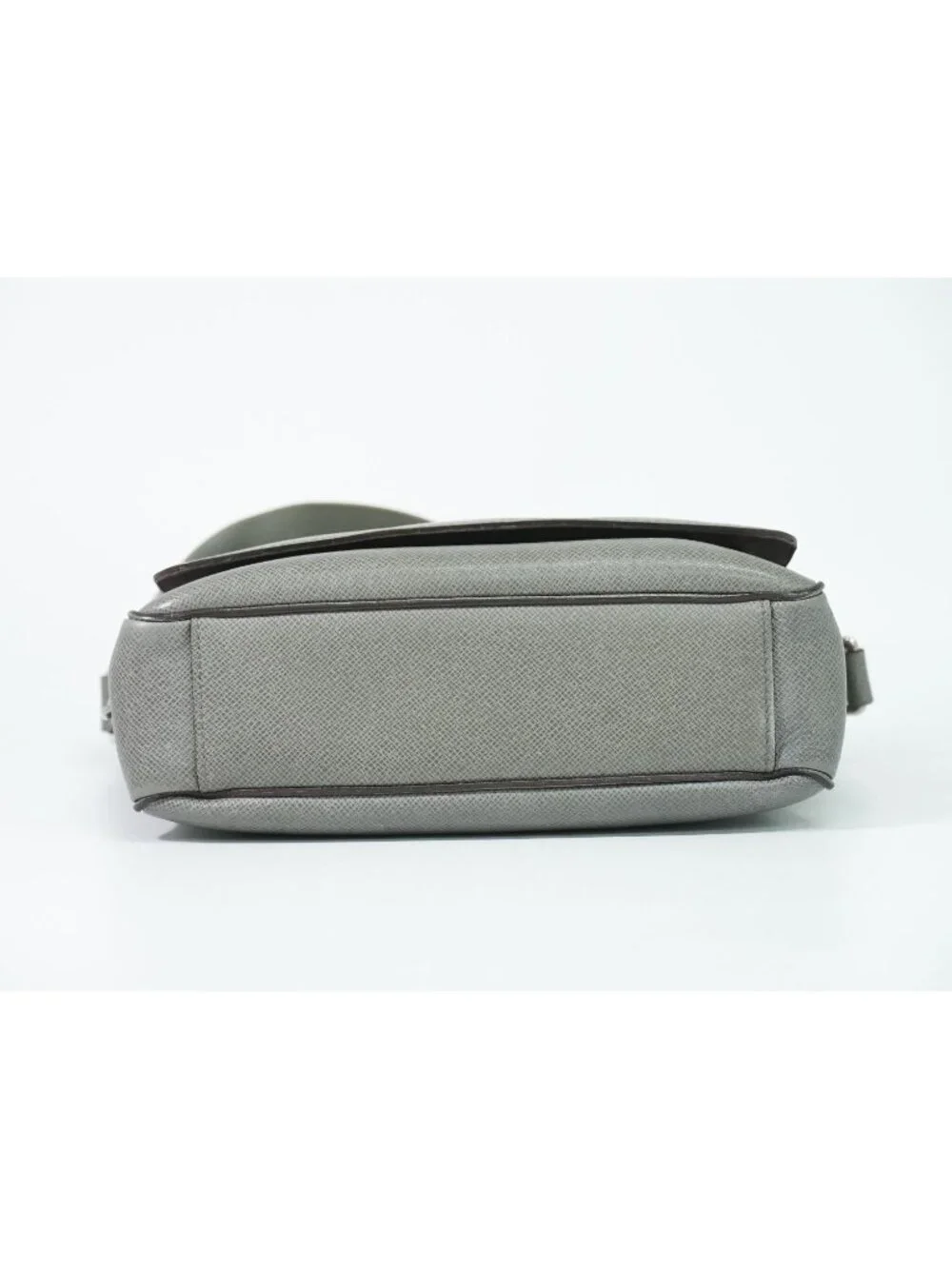 Louis Vuitton LV Roman PM Taiga Leather Shoulder Bag Glacier Gray Vintage